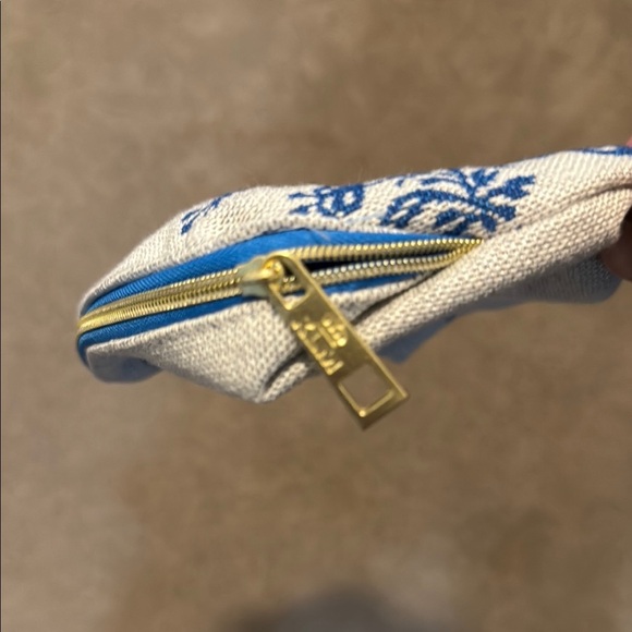 KLM Airlines First Class Floral Blue and Cream Travel Bag - Picture 6 of 6